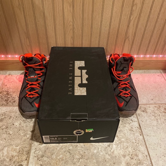 Nike Lebron 12 - Picture 2 of 6